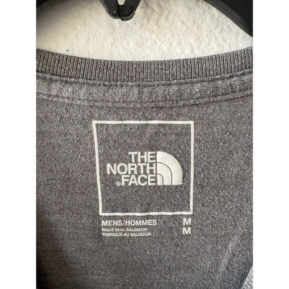North Face Shirt Mens Medium Gray Classic Fit Logo Short Sleeve Tee Outdoors - Picture 2 of 5